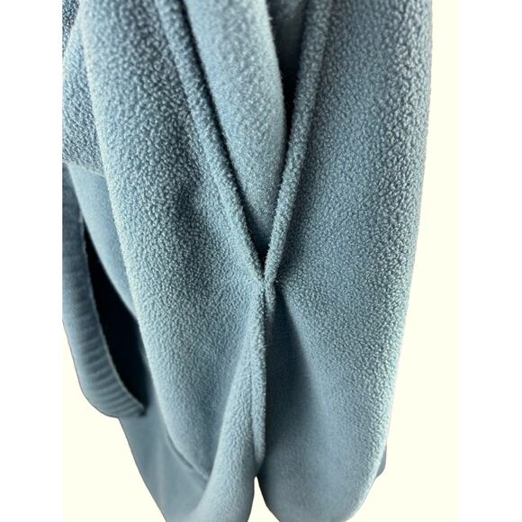 Le Moda Poncho Womens One Size Scarf Fleece Cape Jacket Blue Button Pockets - Picture 3 of 8